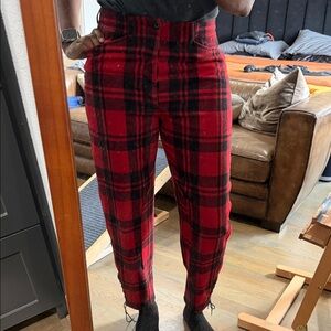Banana Republic Red and Black Plaid Women's Cropped Pants